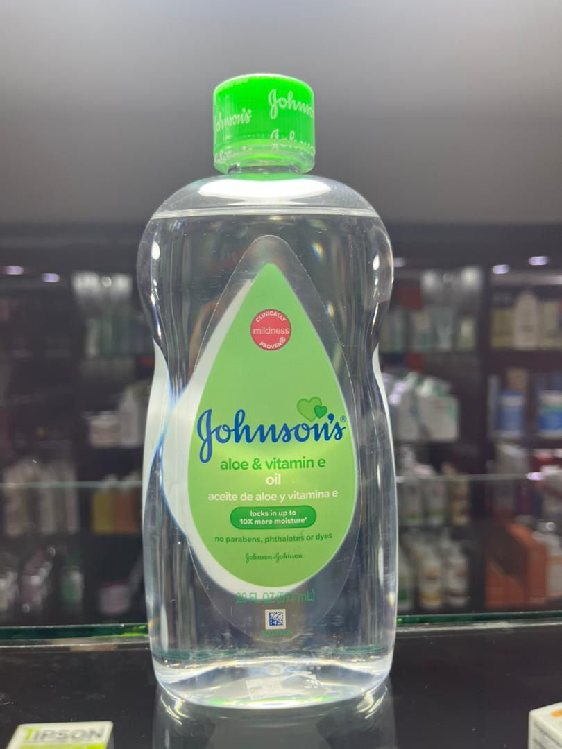 Johnson&rsquo;s Aloe & Vitamin E oil