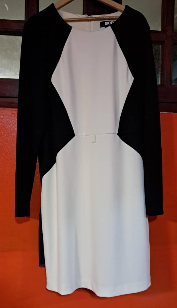 Robe trapèze DKNY à manches longues
